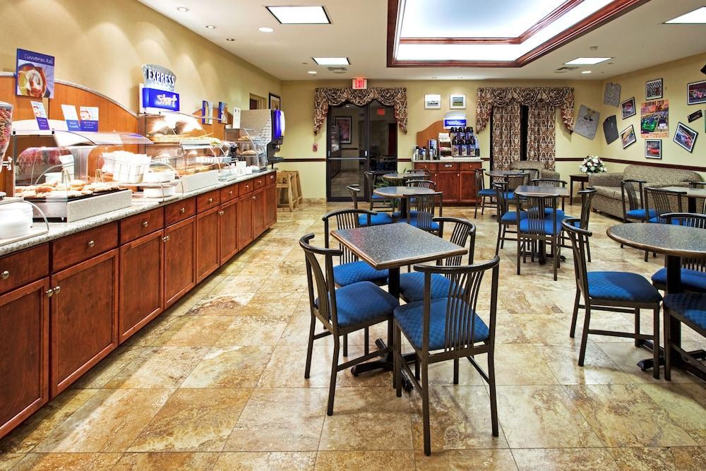 Holiday Inn Express & Suites Sebring By Ihg Exterior foto