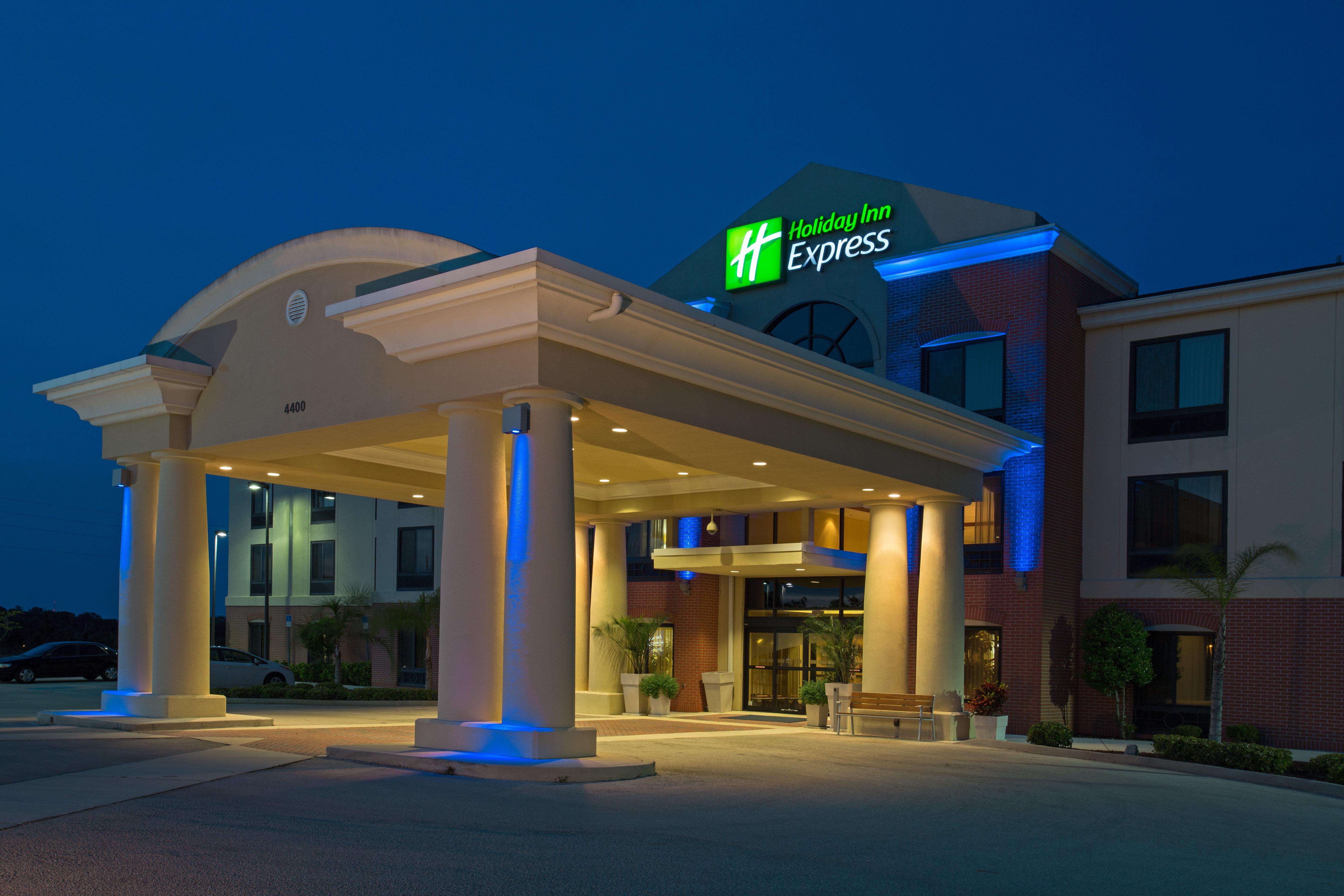 Holiday Inn Express & Suites Sebring By Ihg Exterior foto